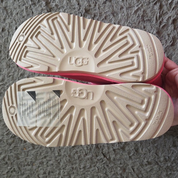 NIB Sz 8 Ugg Pink Short Boots - Picture 8 of 11